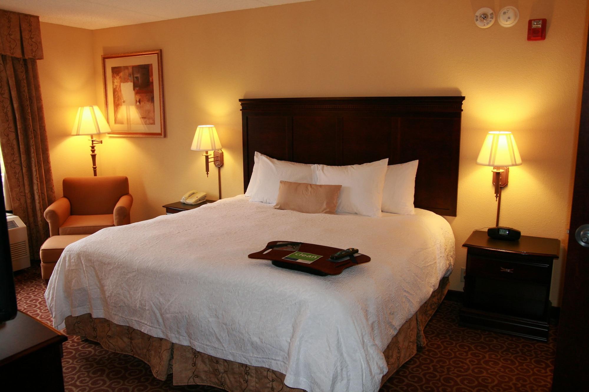 Hampton Inn Bennington Exterior photo