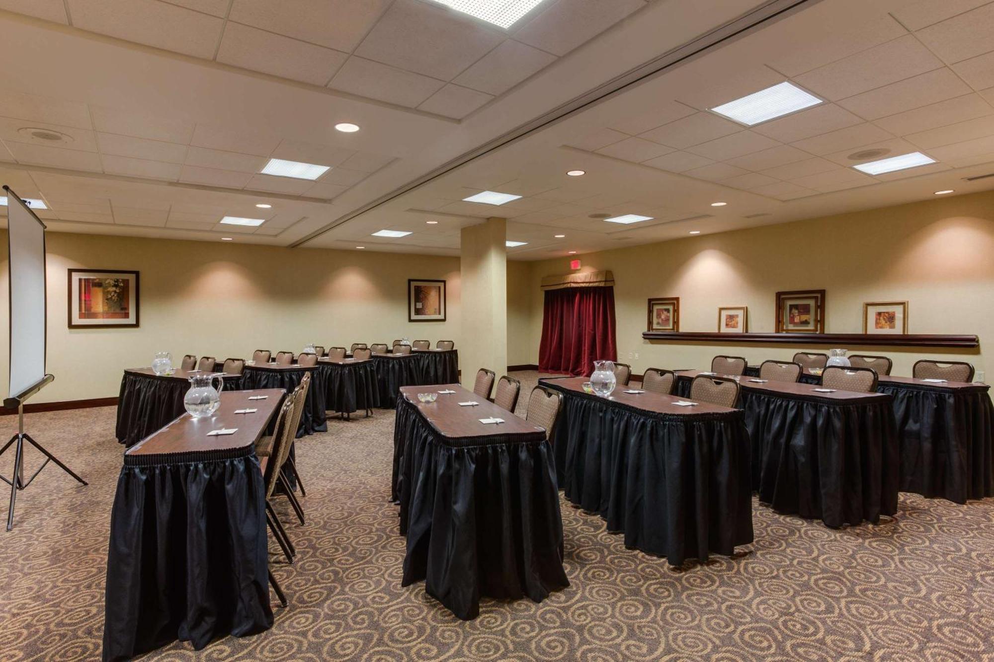 Hampton Inn Bennington Exterior photo